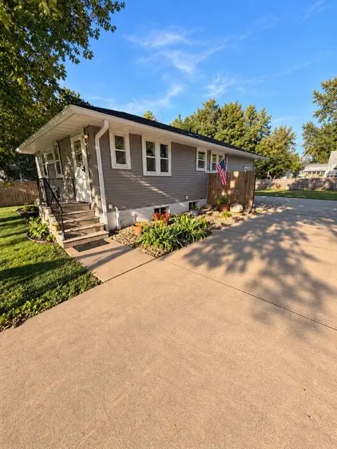 3823 E Avenue Ne, Cedar Rapids, IA 52402 - #2