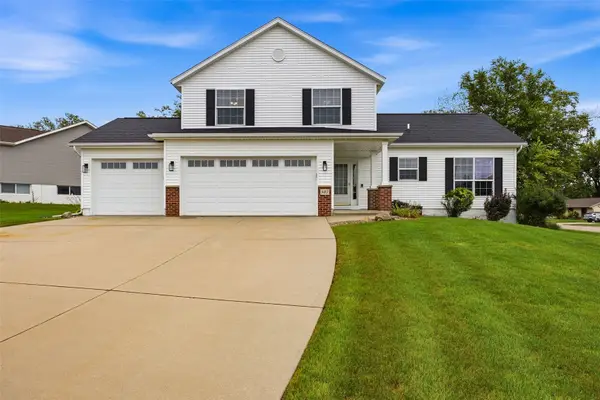 507 Hearthstone Drive Nw, Cedar Rapids, IA 52405