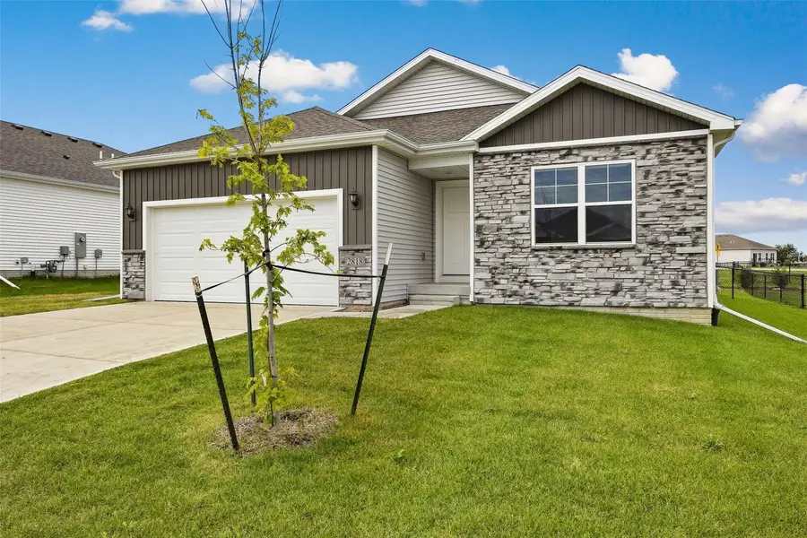 2818 Mary Drive, Hiawatha, IA 52233 - #2