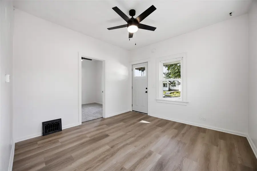 905 12th St Ne, Cedar Rapids, IA 52402 - #3