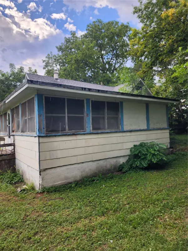 702 4th Ave, Vinton, IA 52349