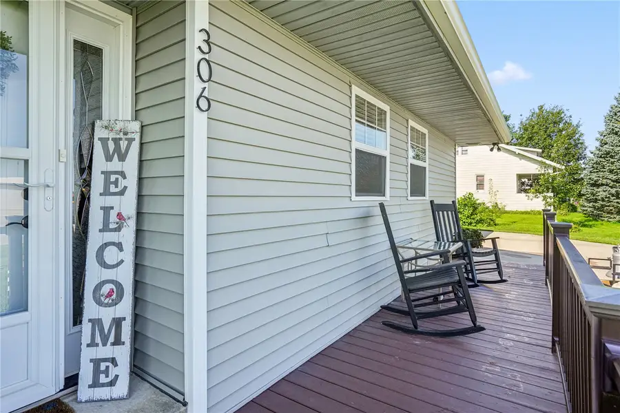 306 4th Avenue, Van Horne, IA 52346 - #3