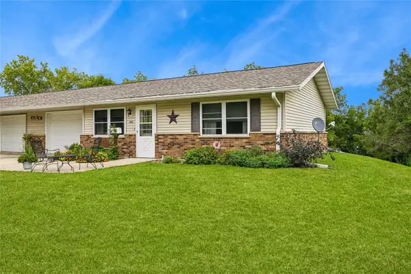 1401 13th Avenue, Belle Plaine, IA 52208