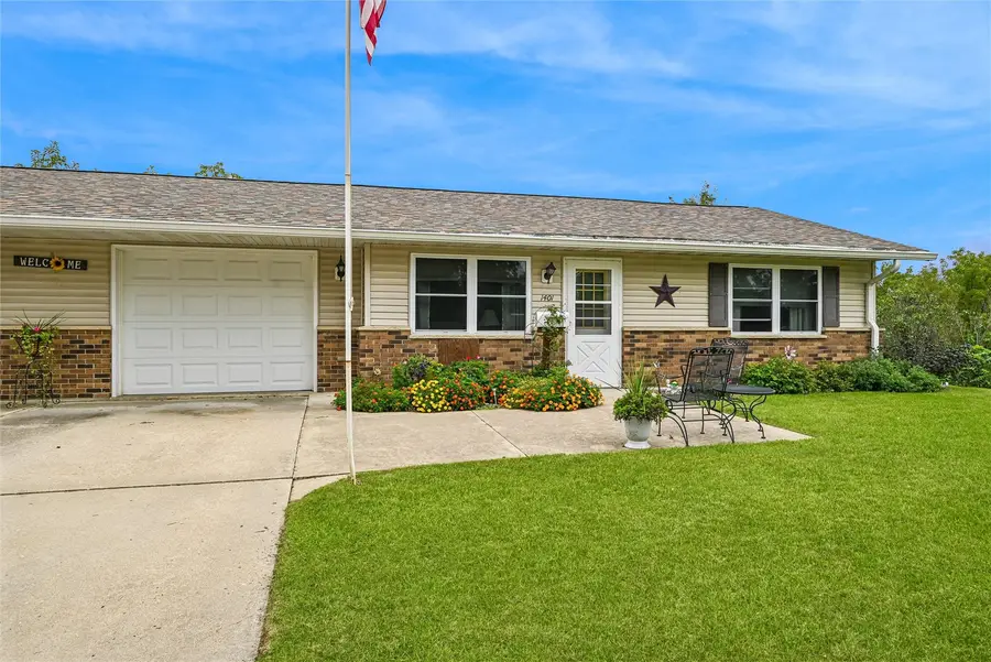 1401 13th Avenue, Belle Plaine, IA 52208 - #2