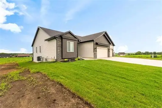803 Irving Drive, Solon, IA 52333 - #2