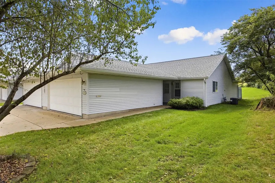 1365 Daleview Drive #D, Marion, IA 52302 - #2