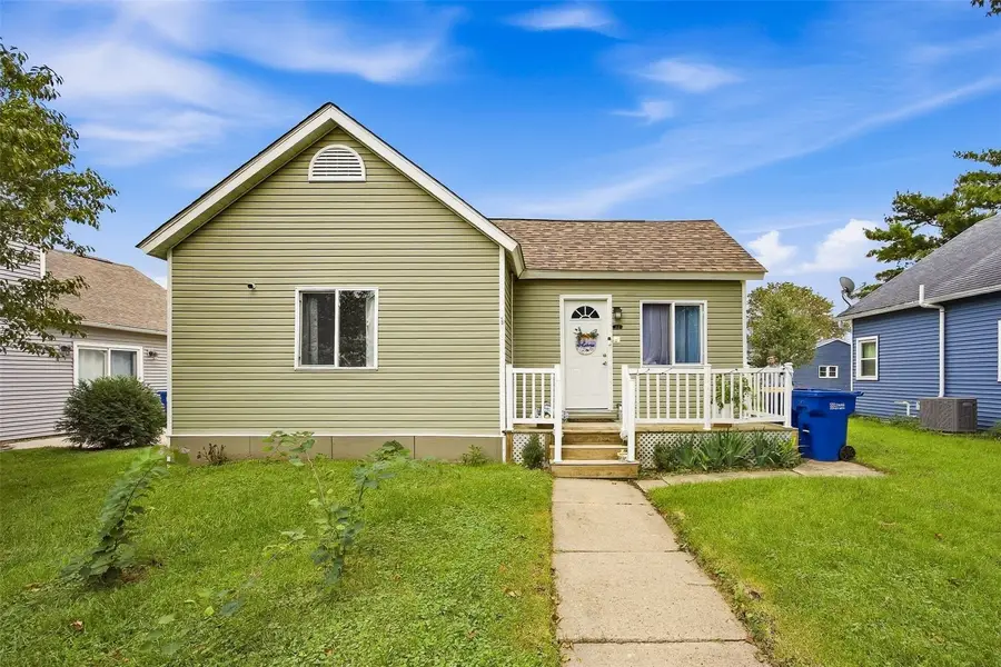 105 8th Street, Van Horne, IA 52346 - #2