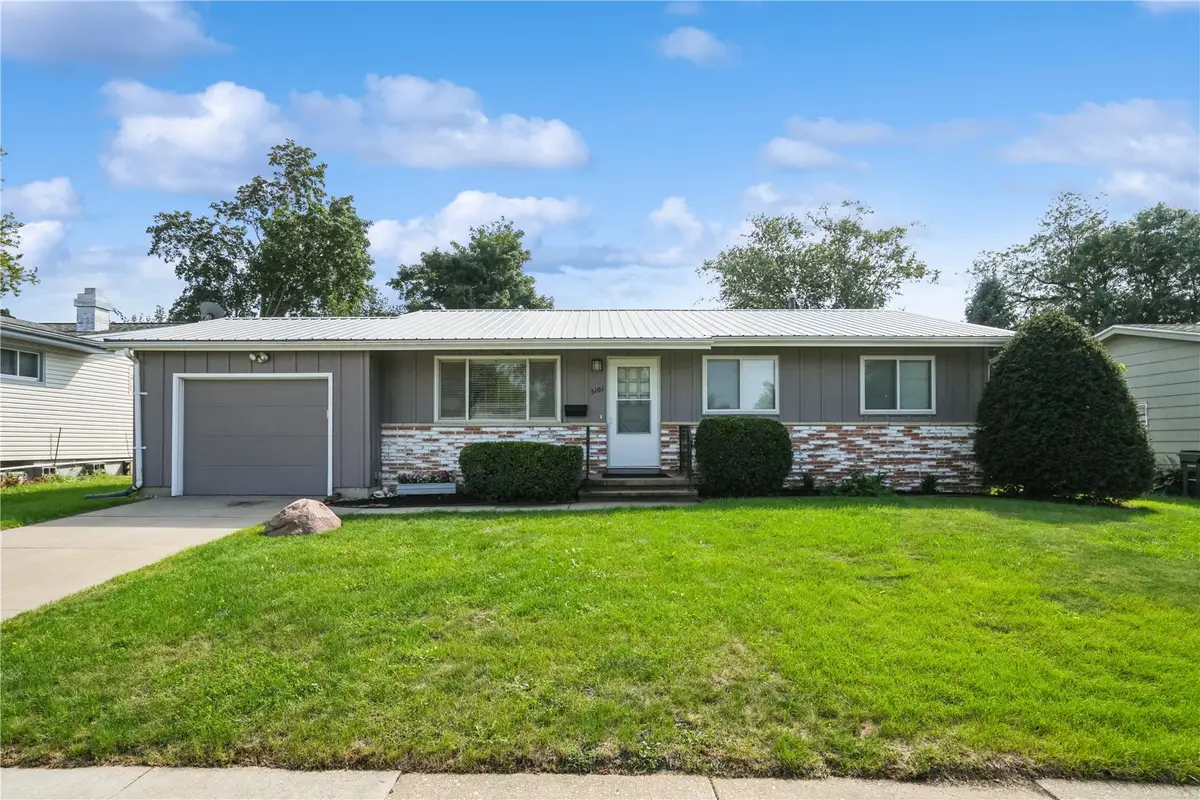 5101 1st Ave Sw, Cedar Rapids, IA 52405 - #1