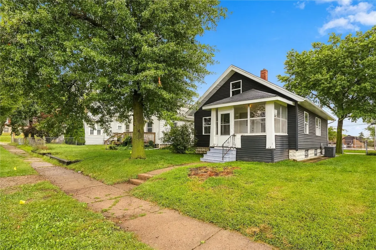 1144 C Ave Nw, Cedar Rapids, IA 52405 - #1