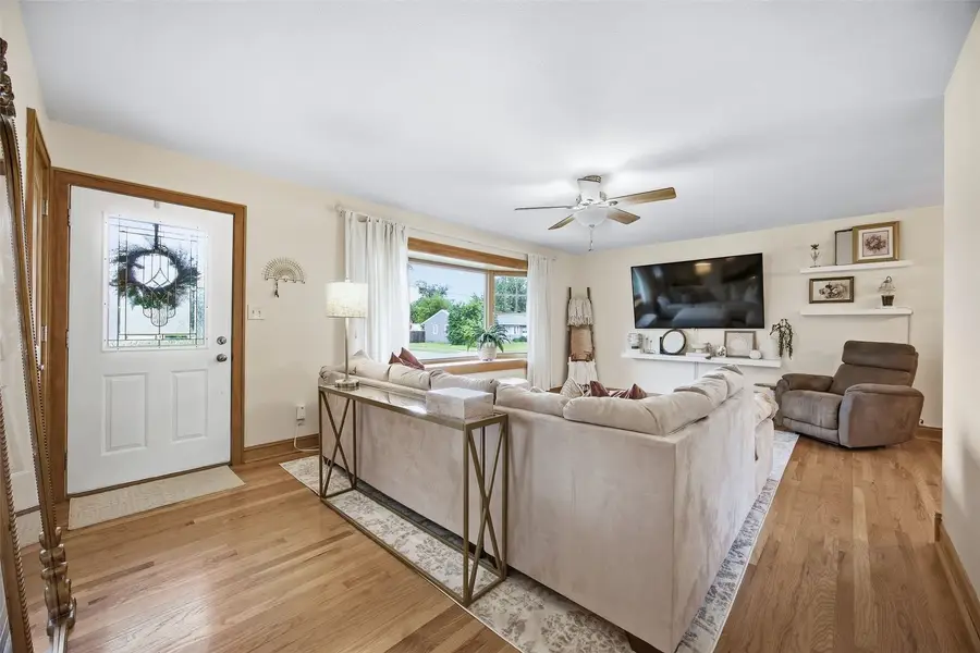 634 Grant Wood Drive Se, Cedar Rapids, IA 52403 - #2