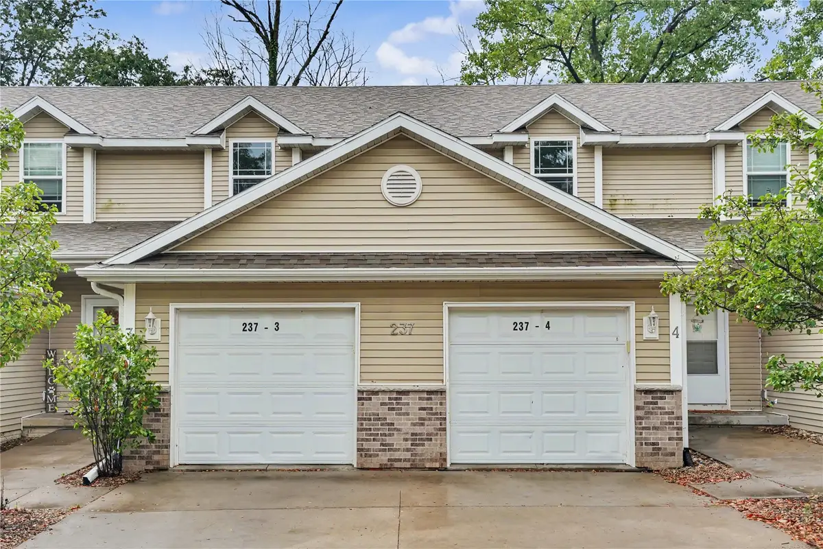 237 38th St Drive Se #4, Cedar Rapids, IA 52403 - #1