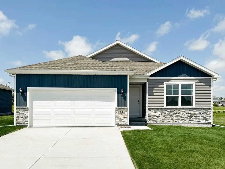 2794 Cecelia Drive, Hiawatha, IA 52233 - #1