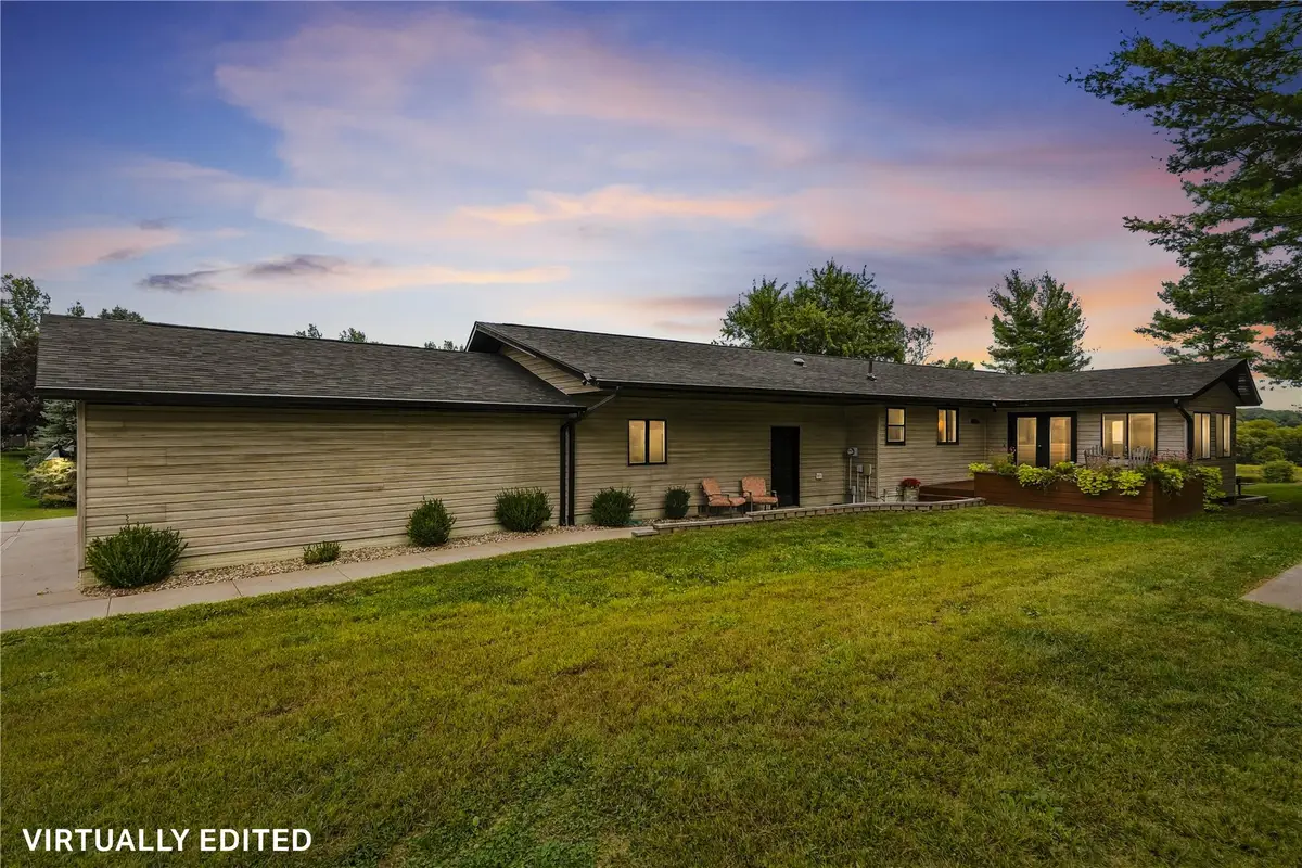 3307 55th Street Trl, Center Point, IA 52213 - #1