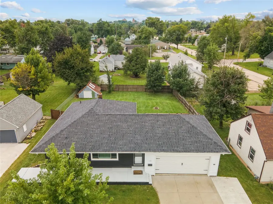 1133 35th St Ne, Cedar Rapids, IA 52402 - #2
