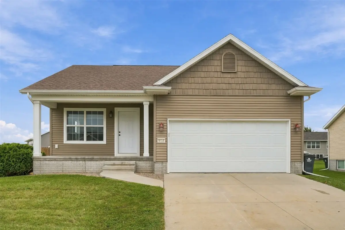 9515 Grand Oaks Drive Ne, Cedar Rapids, IA 52402 - #1