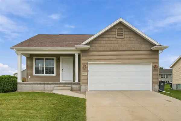 9515 Grand Oaks Drive Ne, Cedar Rapids, IA 52402