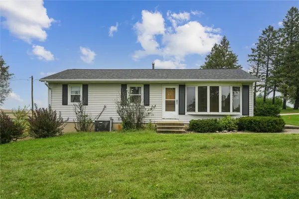4906 Longview Dr Sw, Fairfax, IA 52228