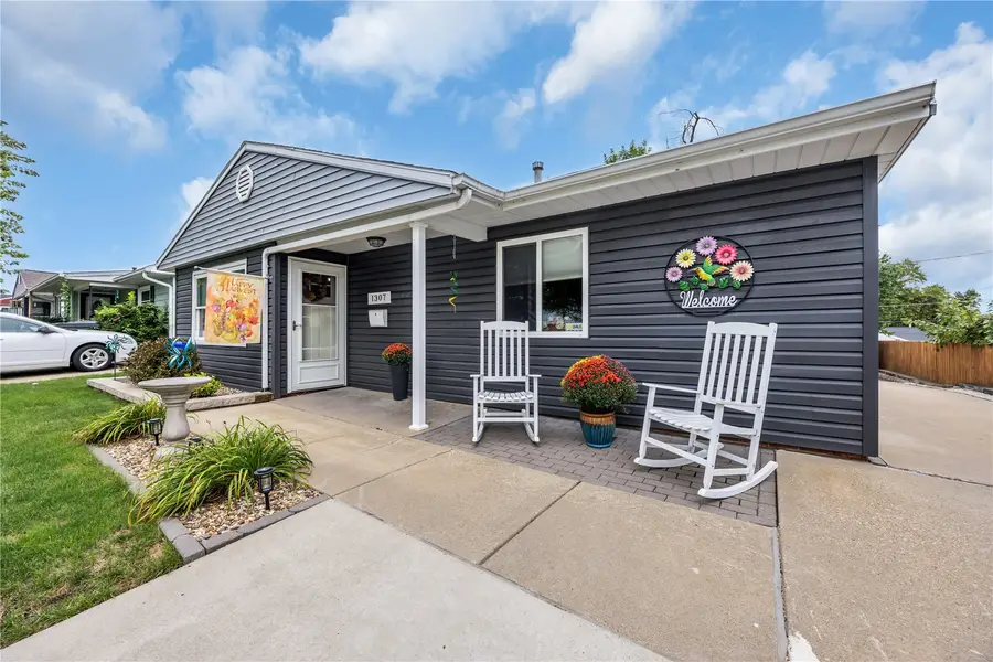 1307 18th Sw, Cedar Rapids, IA 52404 - #2