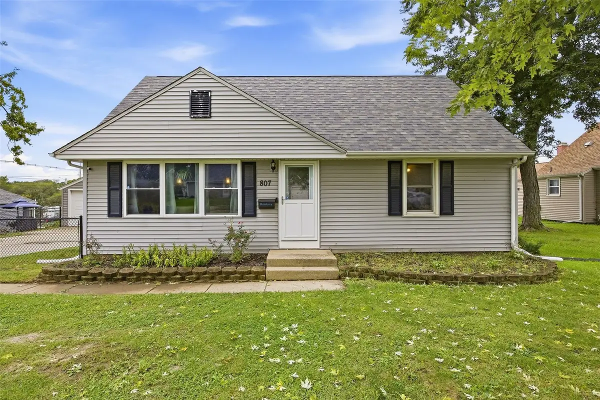 807 40th Street Se, Cedar Rapids, IA 52403 - #1