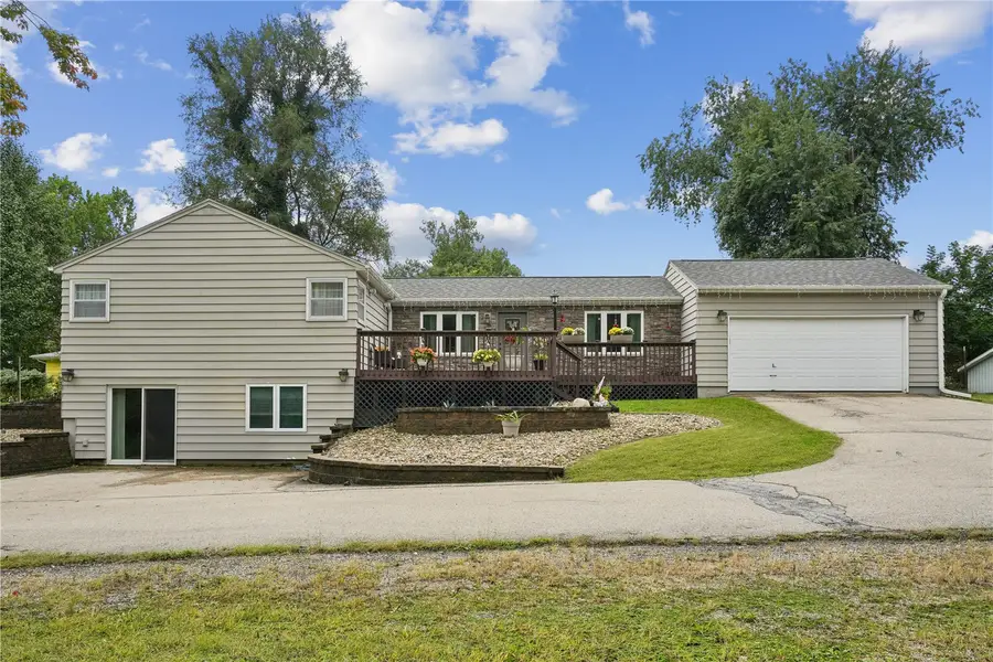 941 44th Street Se, Cedar Rapids, IA 52403 - #2