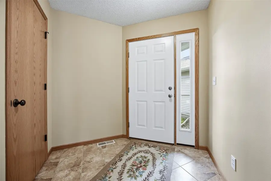 3645 Stoney Point Road Sw, Cedar Rapids, IA 52404 - #3