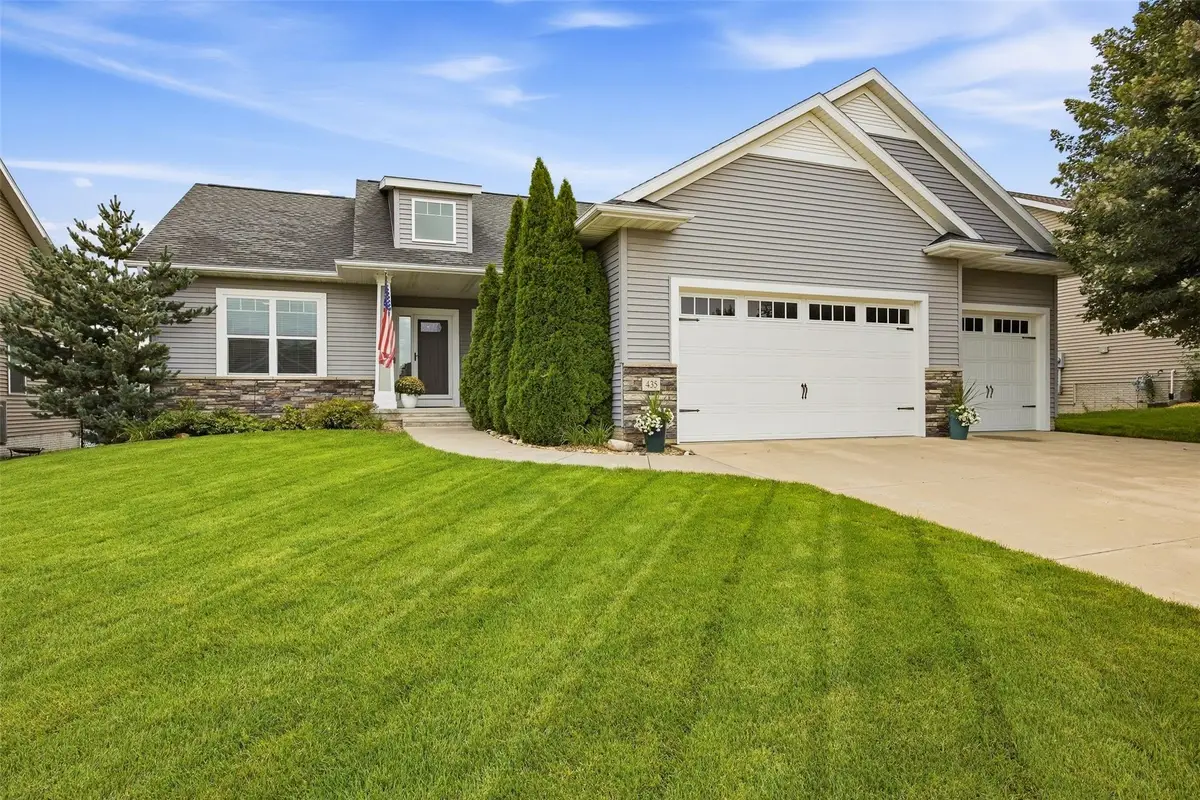 435 Oak Park Circle, Marion, IA 52302 - #1