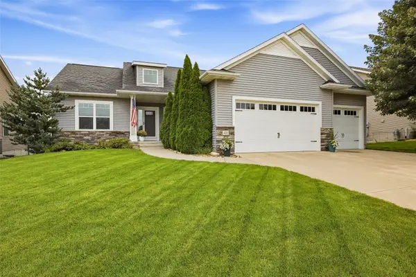 435 Oak Park Circle, Marion, IA 52302