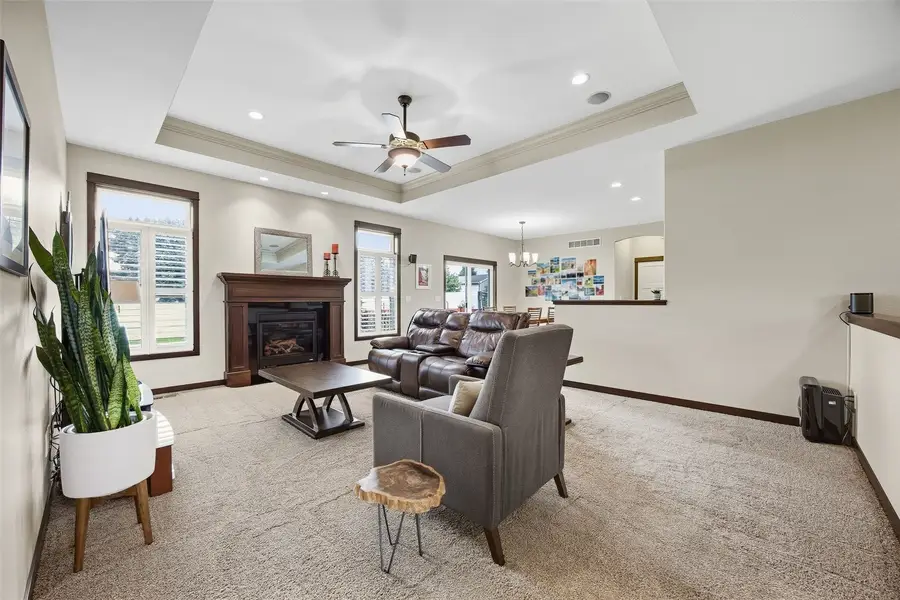 435 Oak Park Circle, Marion, IA 52302 - #3