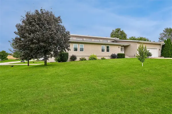 480 F Avenue W, Walford, IA 52351