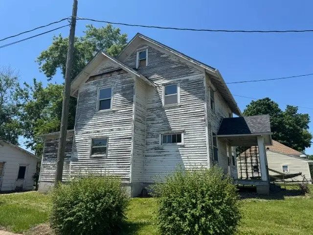 605 E Washington Street, Sigourney, IA 52591 - #3