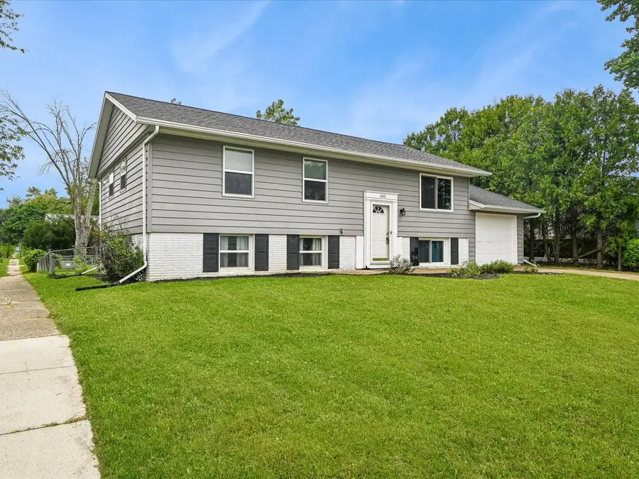 6601 Arbor Lane Ne, Cedar Rapids, IA 52402 - #2