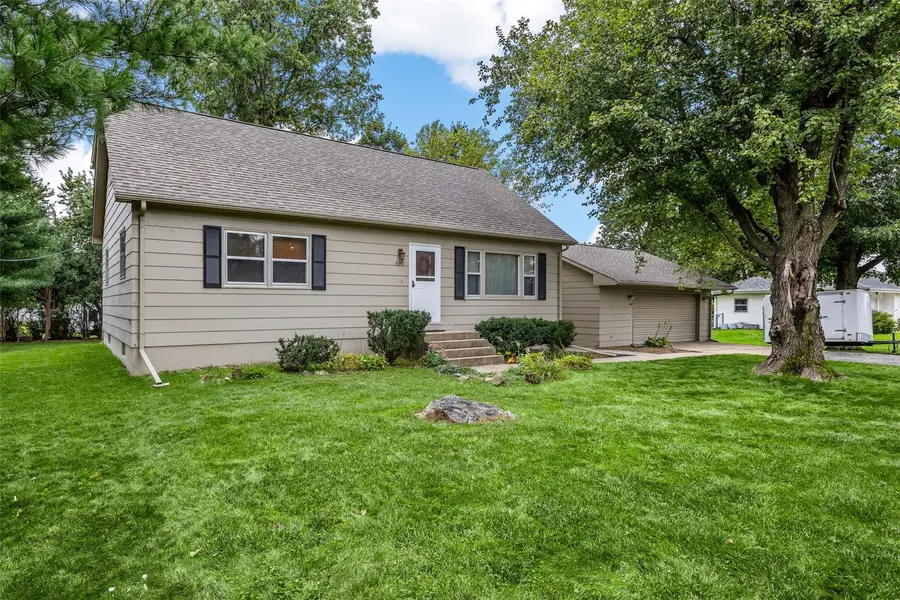 695 Eastview Drive, Robins, IA 52328 - #2