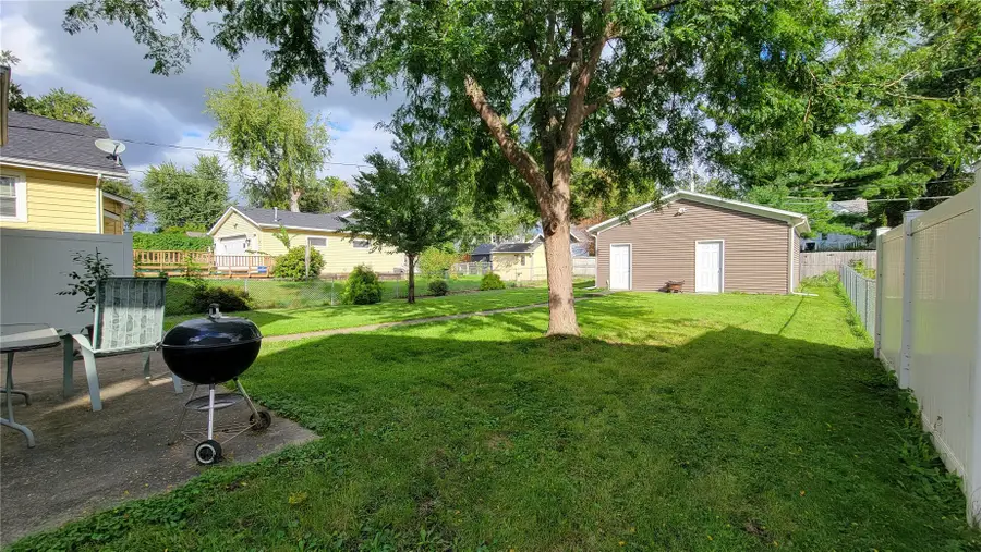 2511 B Avenue Ne, Cedar Rapids, IA 52402 - #3