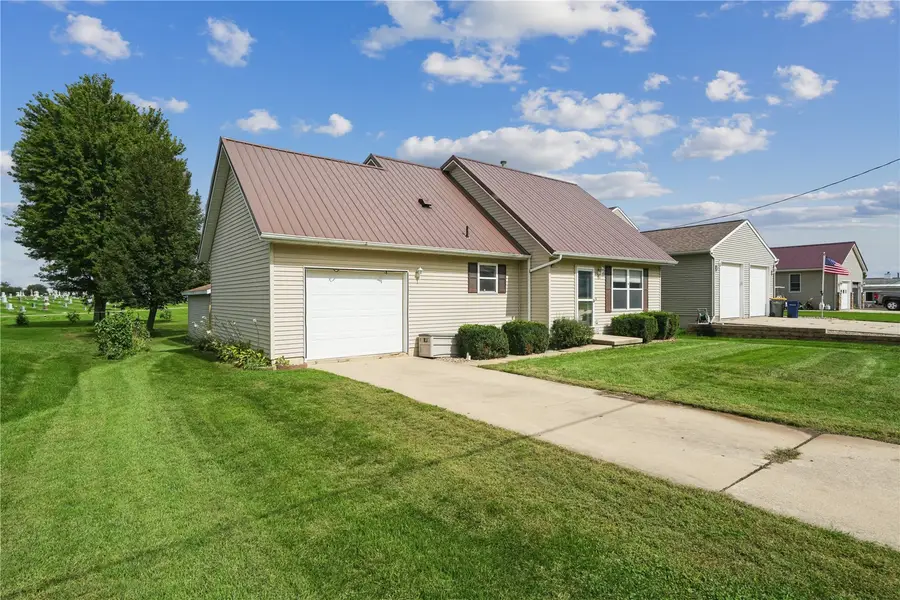 506 W 2nd Street, Mechanicsville, IA 52306 - #2