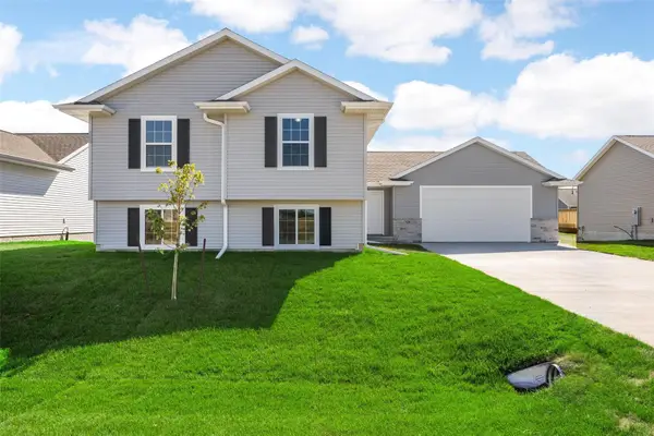 409 Sumac Drive, Palo, IA 52324