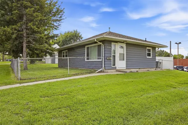 2429 Mt Vernon Road Se, Cedar Rapids, IA 52403