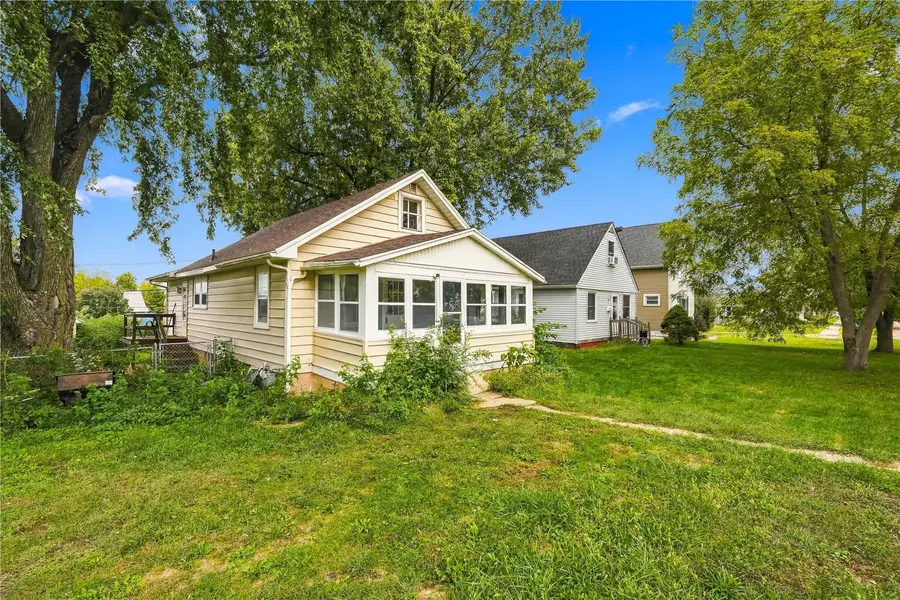 806 22nd Avenue Sw, Cedar Rapids, IA 52404 - #2