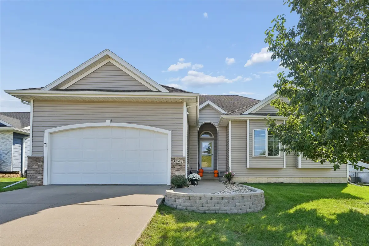 5501 Mayfair St, Cedar Rapids, IA 52404 - #1