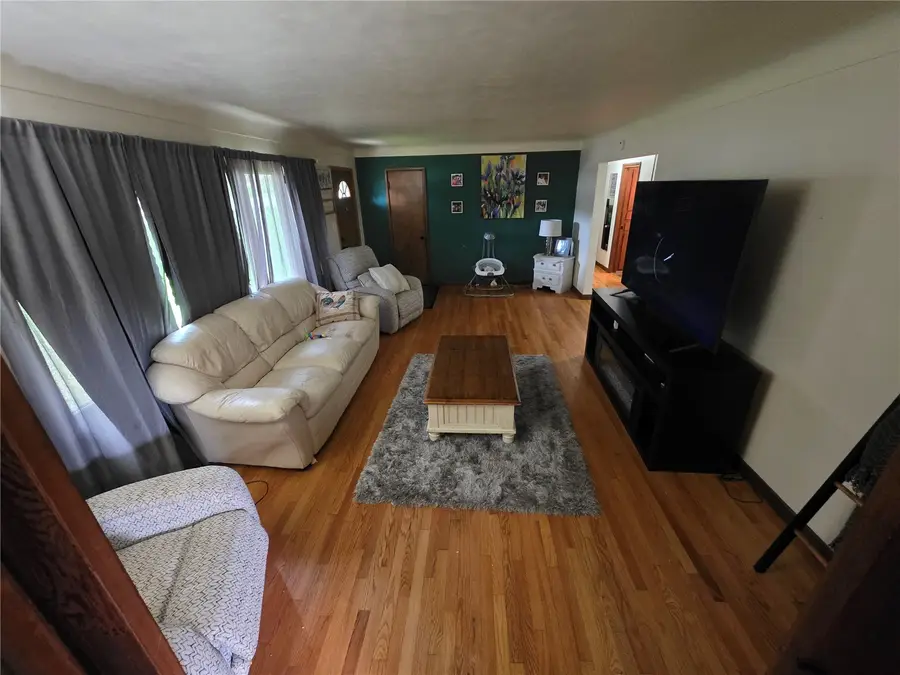3849 Vine Avenue Se, Cedar Rapids, IA 52403 - #2