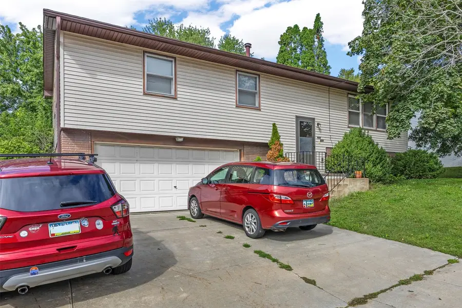 621 & 623 Westgate Street, Iowa City, IA 52246 - #2