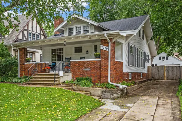 2229 Meadowbrook Drive Se, Cedar Rapids, IA 52403