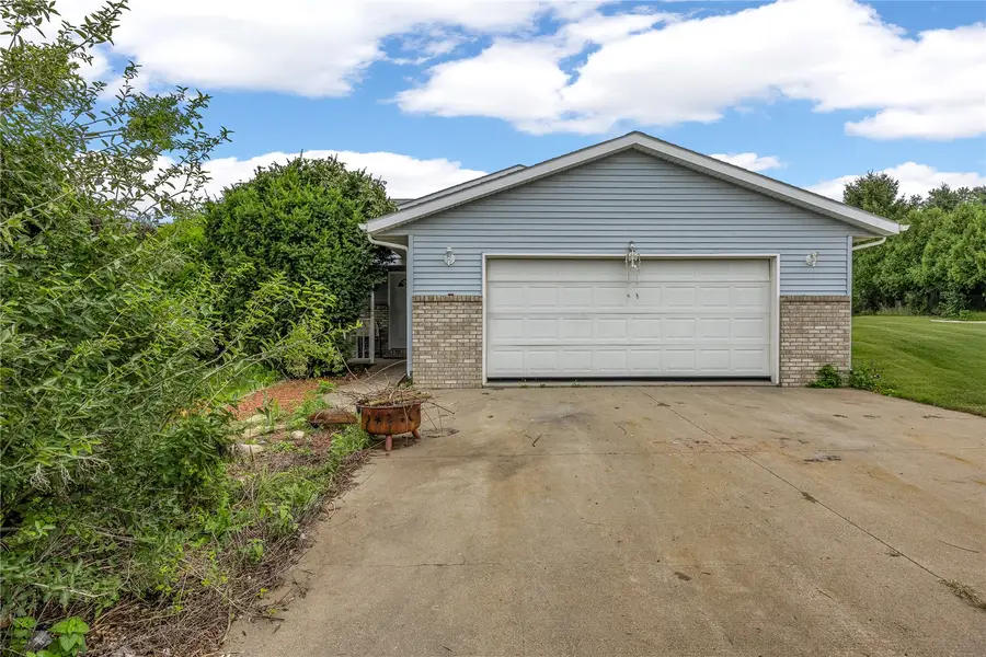108 Richland, Urbana, IA 52345 - #2
