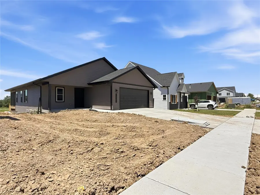 1415 Duncan Dr, Muscatine, IA 52761 - #2
