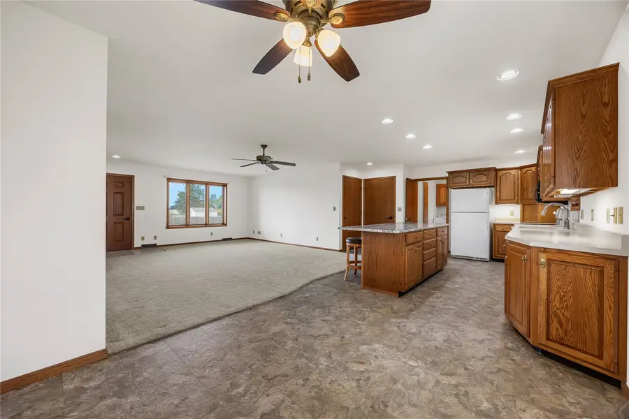 506 3rd Avenue, Newhall, IA 52315 - #3