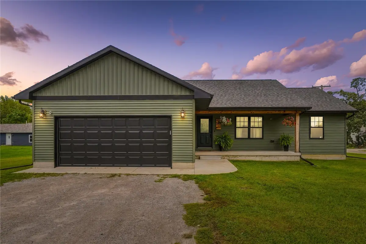 502 E Walnut Street, Quasqueton, IA 52326 - #1