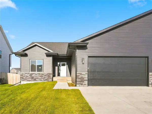 1514 Redwood Dr, Muscatine, IA 52761