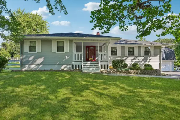 1022 Rolling Glen Drive, Marion, IA 52302