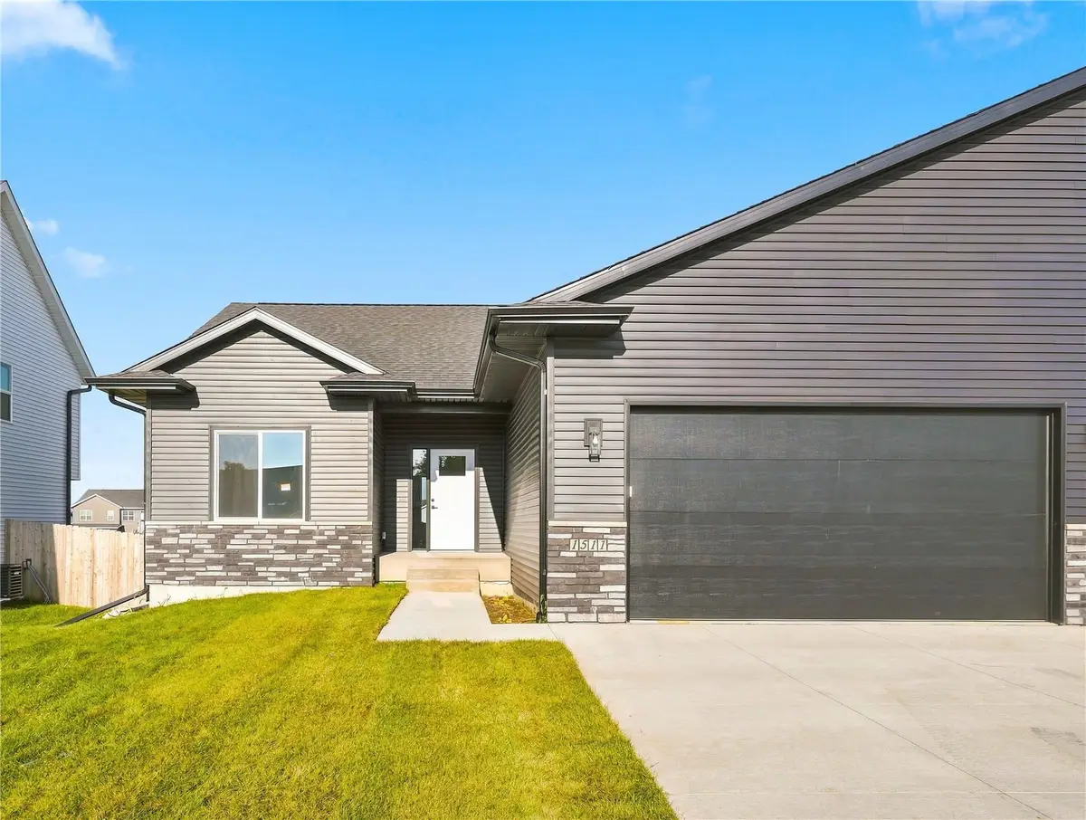 1510 Redwood Dr, Muscatine, IA 52761 - #1