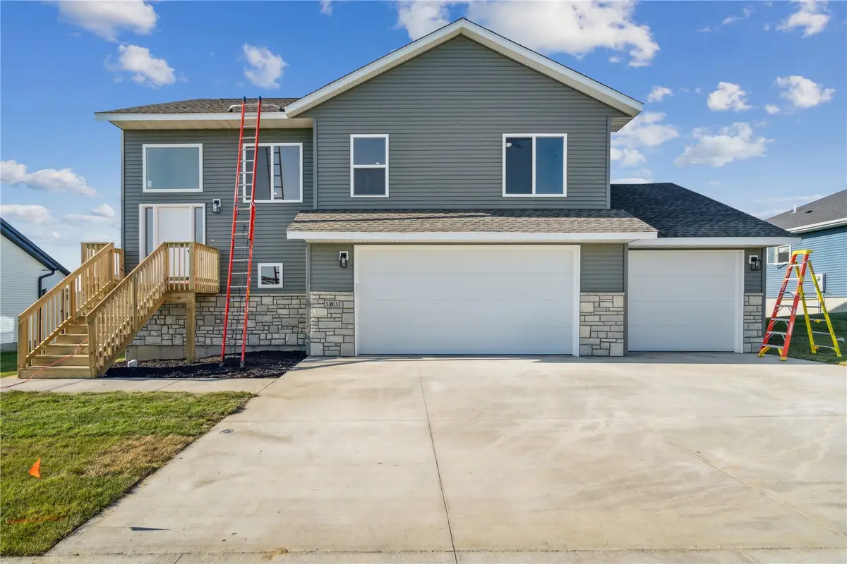 1000 S 11th Ave, Washington, IA 52353 - #1