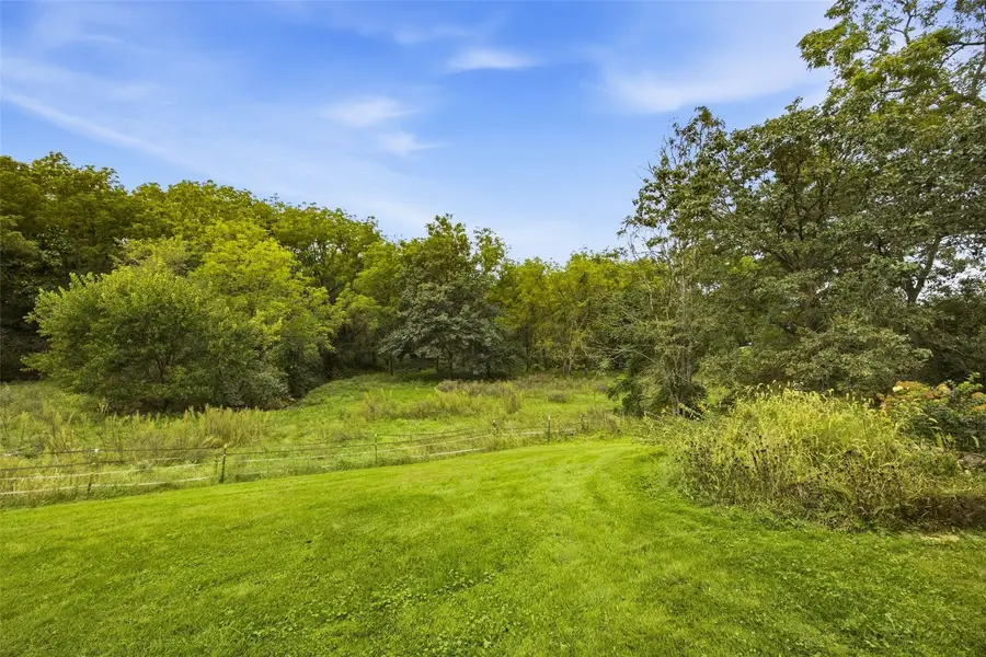 1105 Country Club Dr Se, Mount Vernon, IA 52314 - #3